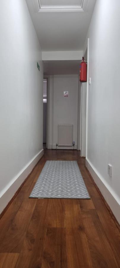 Cricklewood Broadway Guest Home 런던 외부 사진