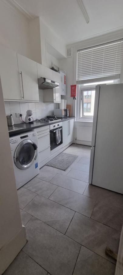 Cricklewood Broadway Guest Home 런던 외부 사진