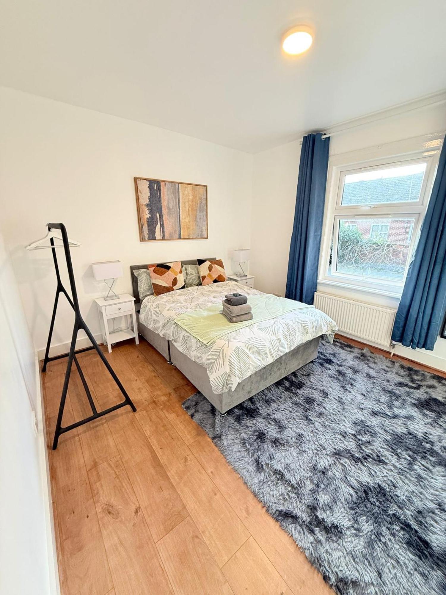 Cricklewood Broadway Guest Home 런던 외부 사진