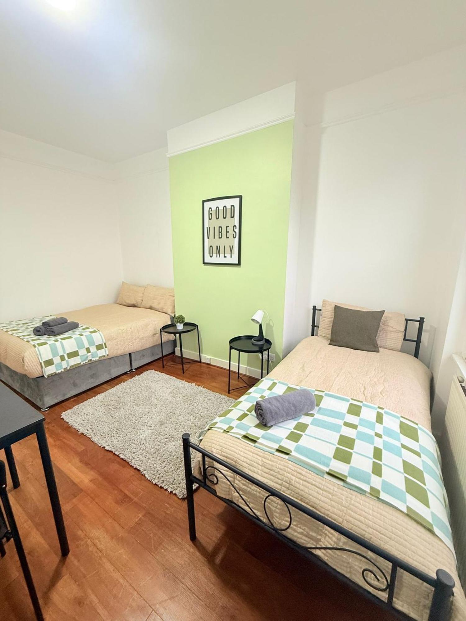 Cricklewood Broadway Guest Home 런던 외부 사진