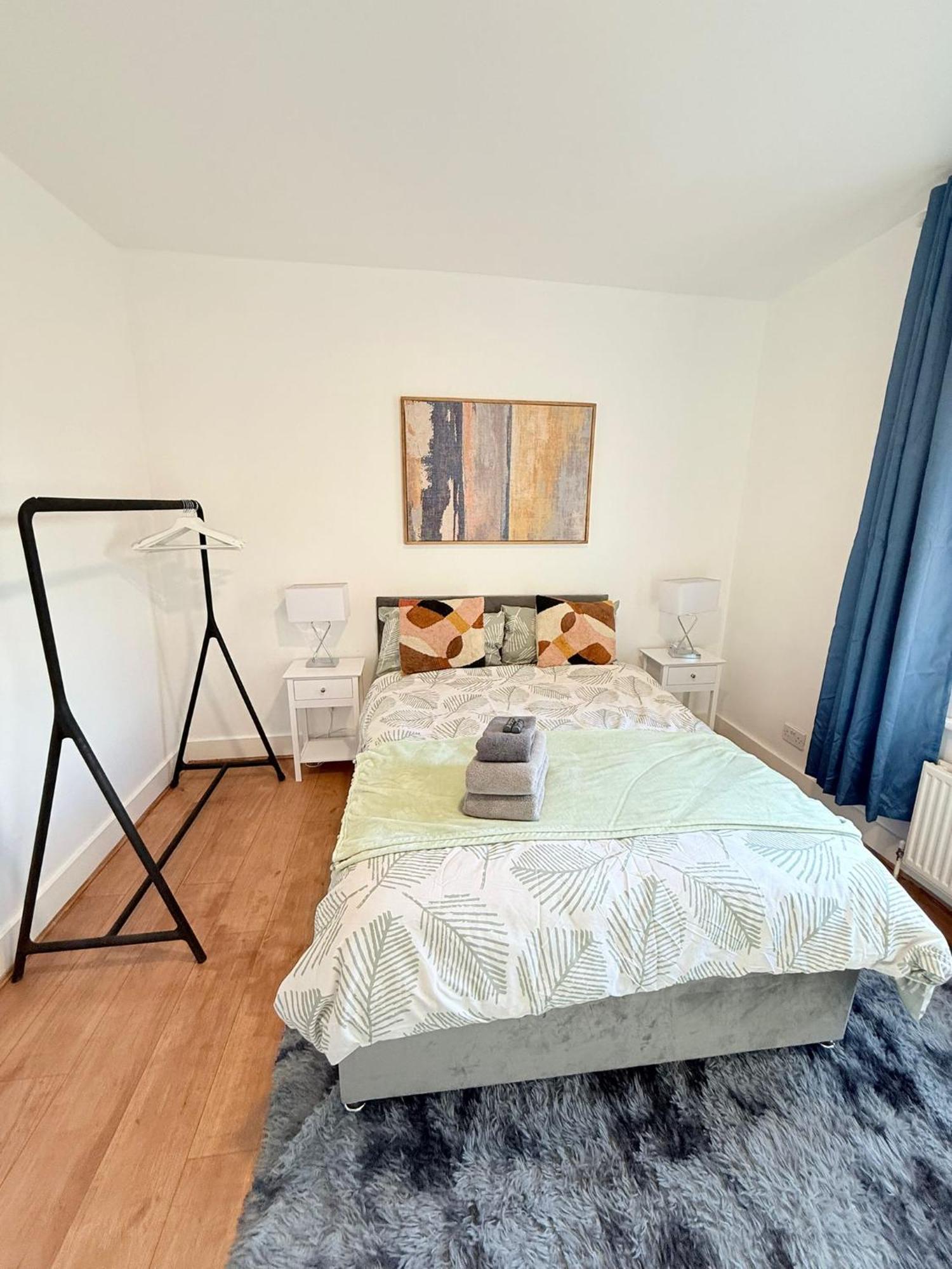 Cricklewood Broadway Guest Home 런던 외부 사진